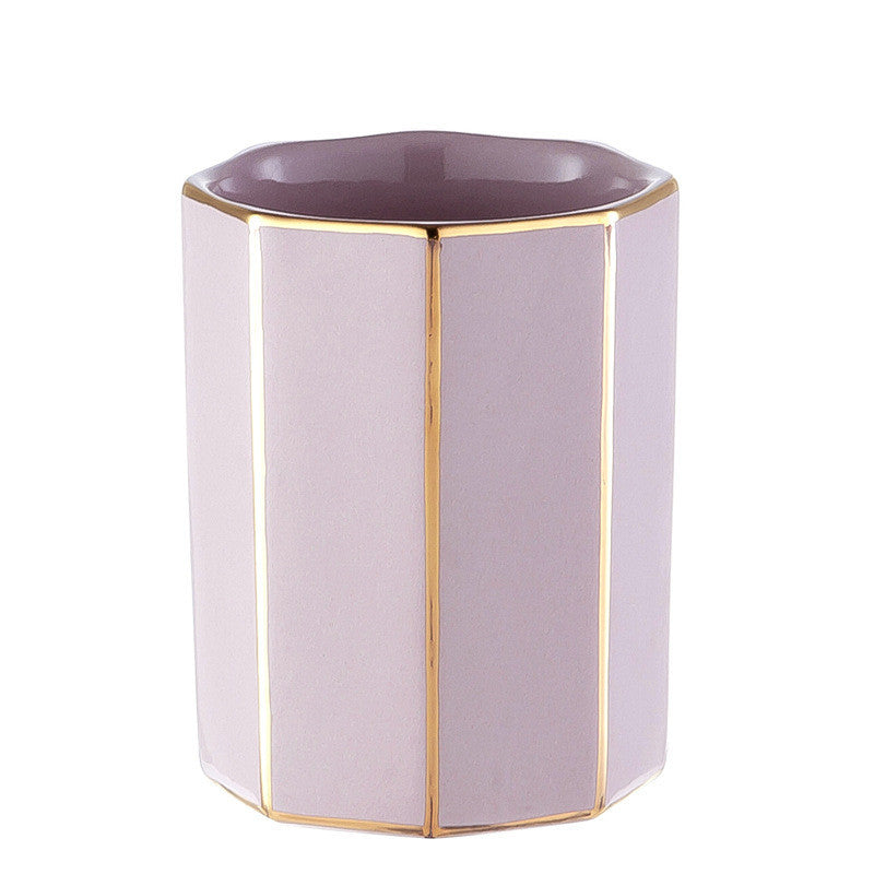 Set 4 pièces en céramique pour salle de bain.