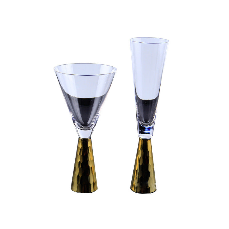 Verre à champagne décoratif pour jour de fête. Creative Red Wine Glass Champagne.