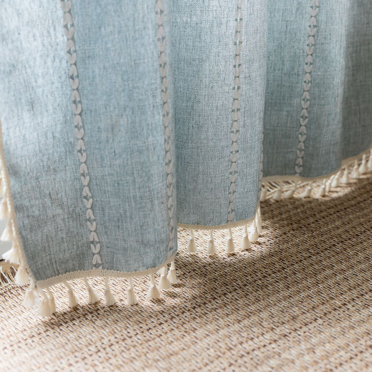 Rideau léger brodé avec ponpons,style bohémien pour chambre ou salon. Striped Window Curtains With Tassel Living Room Bedroom