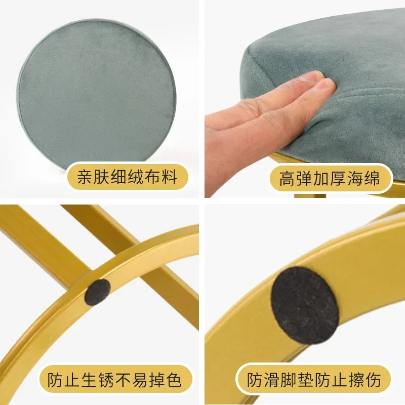 Tabouret en tissu velours de diamètre 28cm.