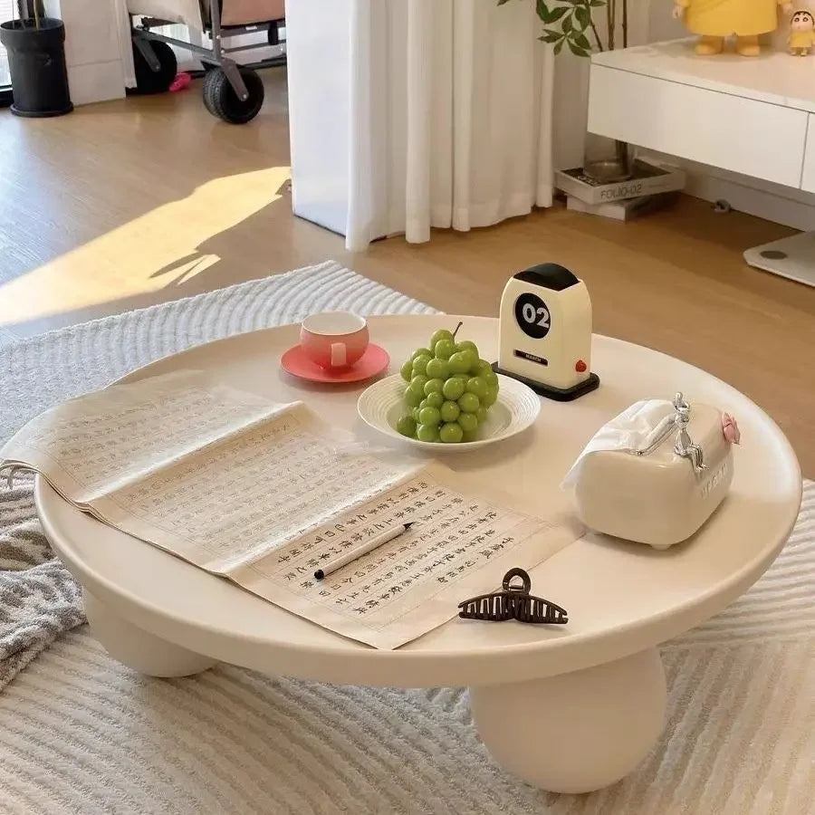 Table de salon de style nordique et épuré.