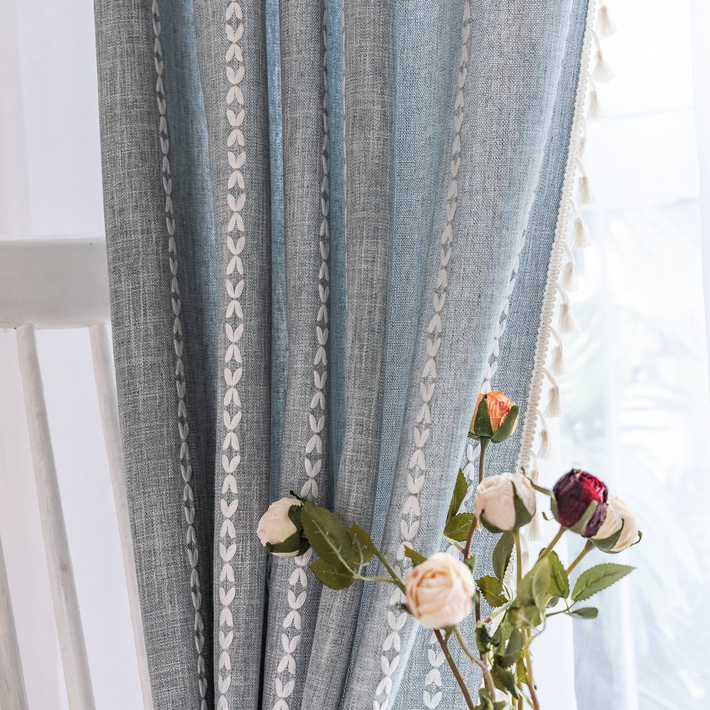 Rideau léger brodé avec ponpons,style bohémien pour chambre ou salon. Striped Window Curtains With Tassel Living Room Bedroom