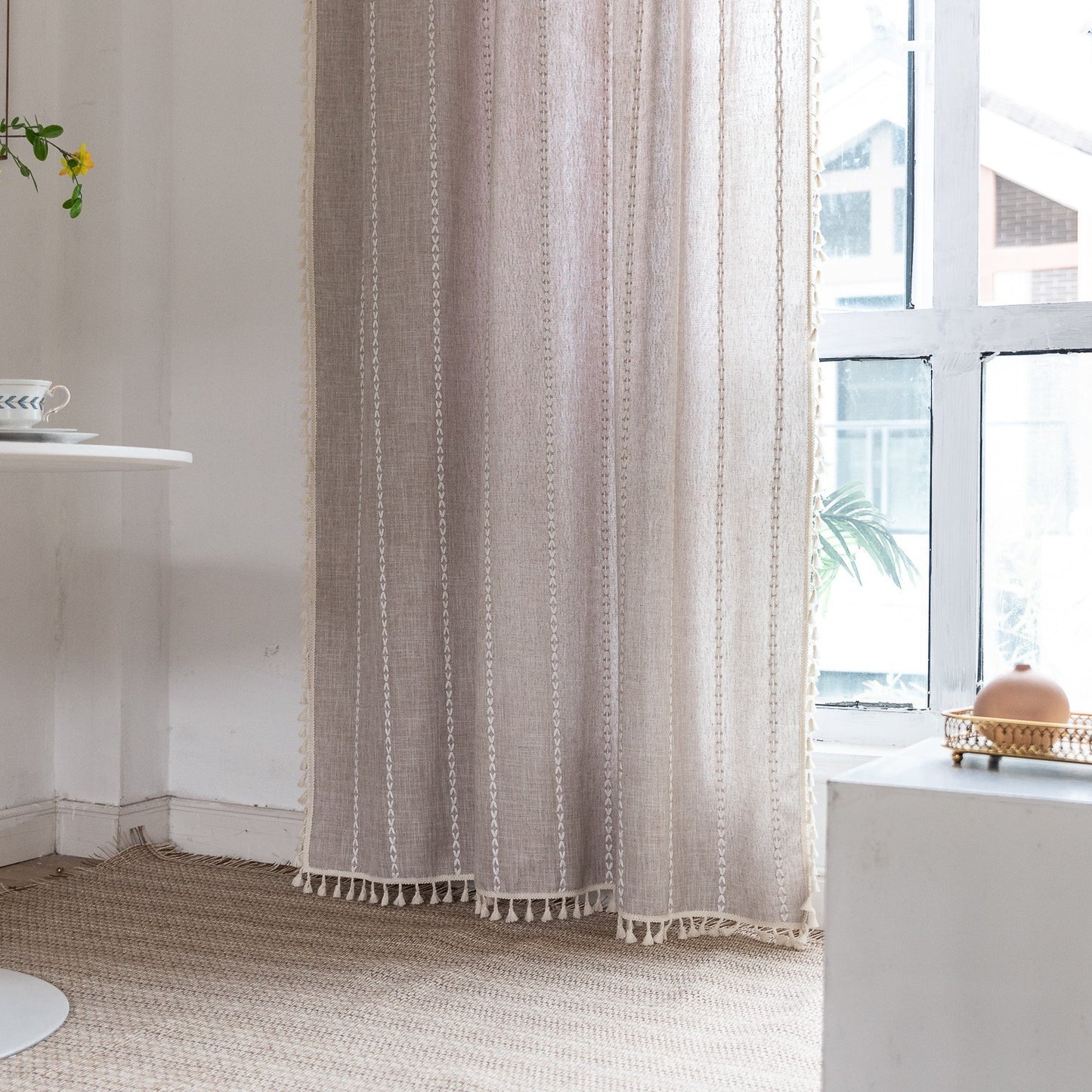 Rideau léger brodé avec ponpons,style bohémien pour chambre ou salon. Striped Window Curtains With Tassel Living Room Bedroom