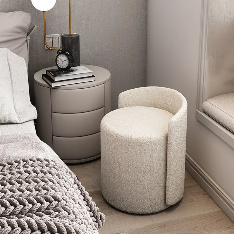 Tabouret de style minimaliste.