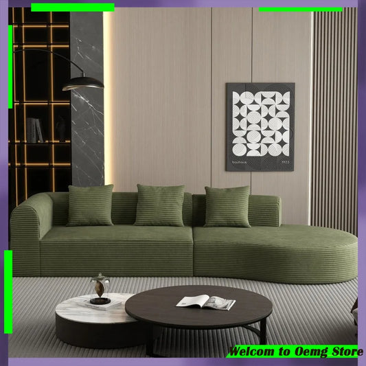 Canapé Élégant et moderne de style européen, 4 places avec ses coussins assortis.