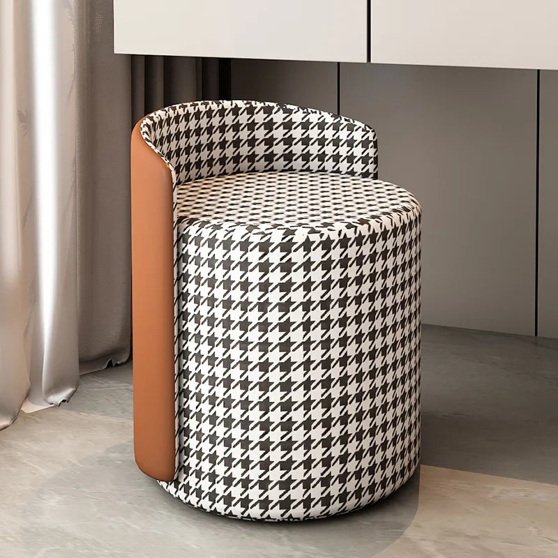 Tabouret de style minimaliste.