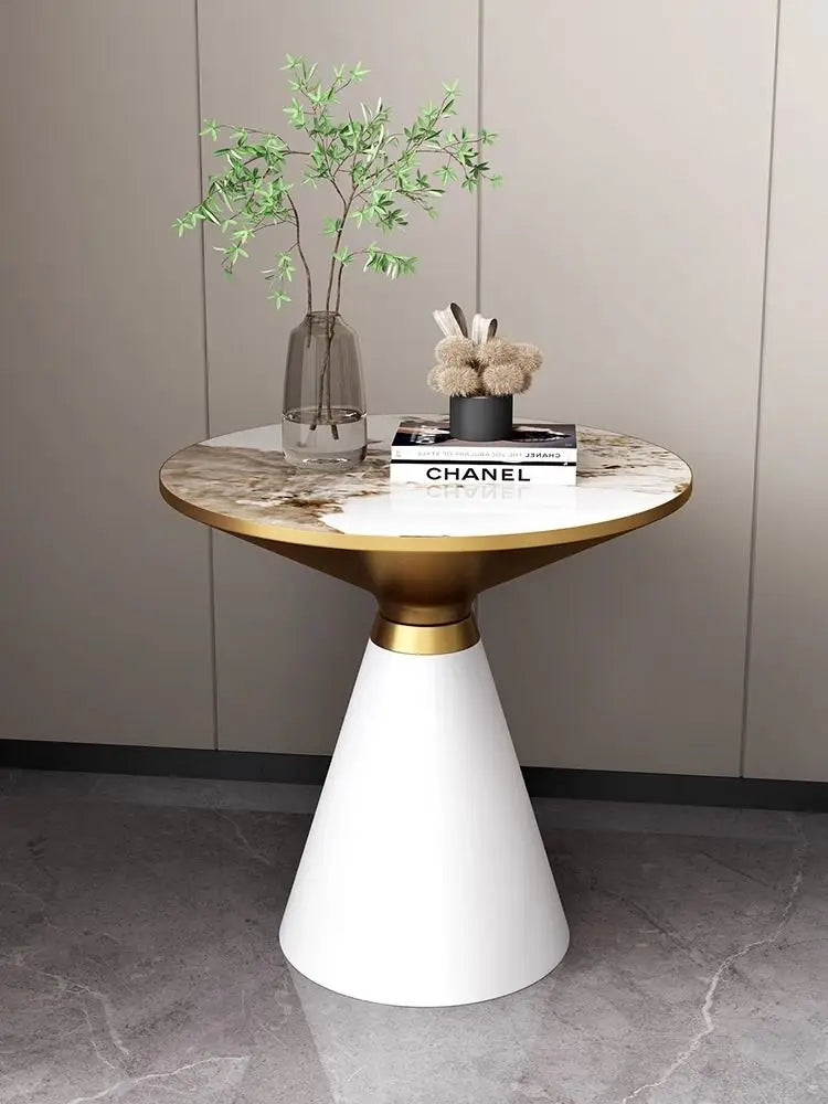 Table basse ronde élégante, 50cm de diamètre.