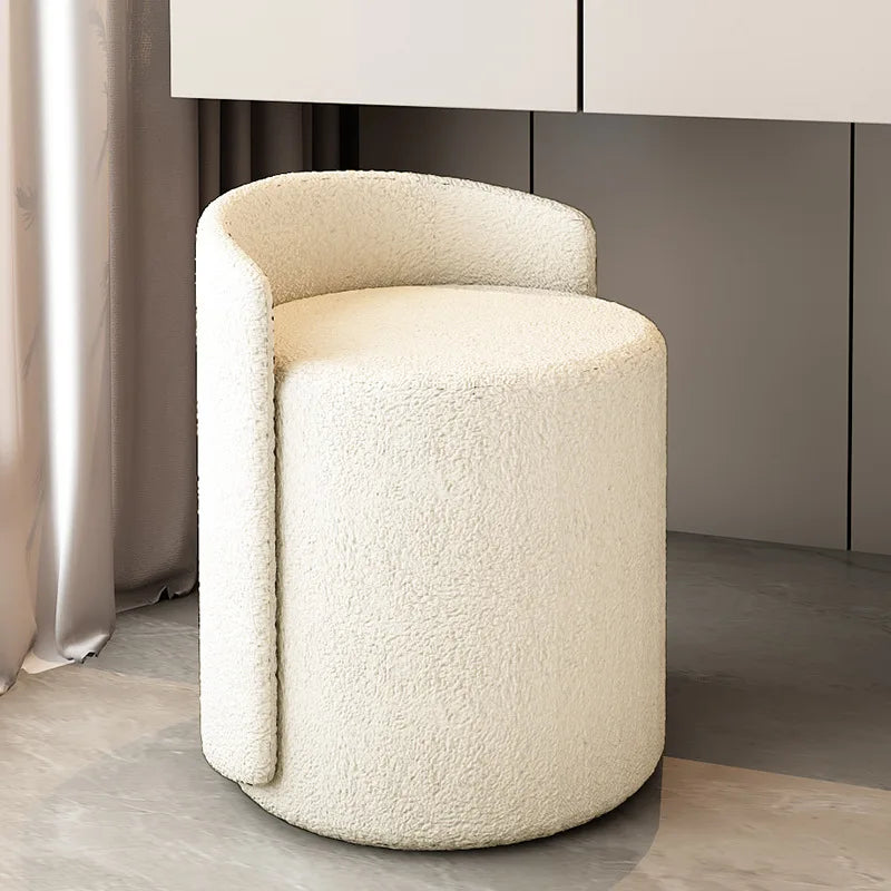 Tabouret de style minimaliste.