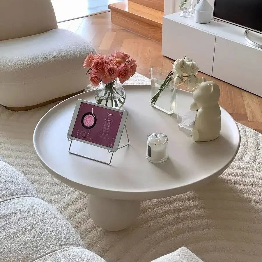 Table de salon de style nordique et épuré.