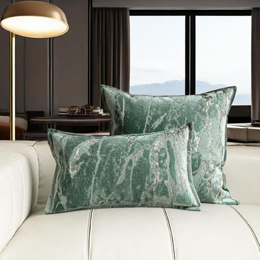 Coussin de canapé léger de luxe de style chinois vert émeraude.